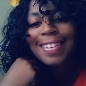 Meet your Posher, Chanelle